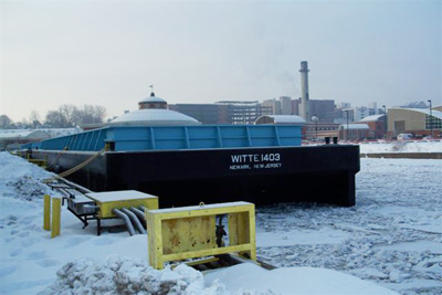 Deck barge