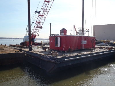 Donjon Marine crane barges - Raritan Bay