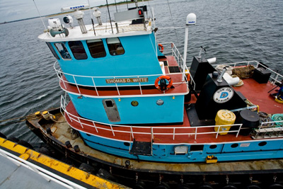 Donjon Marine harbor/coastal tug - Thomas D. Witte