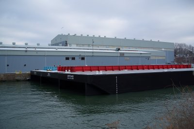 Deck barge